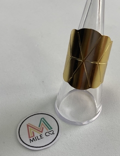 B-31 Anillo en bronce con baño de oro en forma de hoja plana