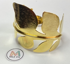 F-15 Pulsera en bronce con baño de oro en forma de hoja de olivo