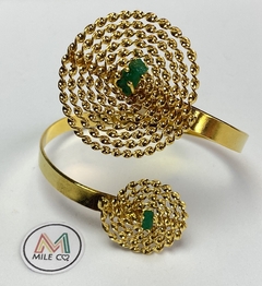 F-16 Pulsera en bronce con baño de oro con puntas en circulo espiral de diferentes tamaños y centro en piedra de murralla