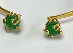 F-18 Pulsera en bronce con baño de oro y puntas de piedra verde - comprar online
