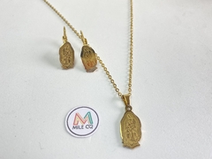 E-32 Combo de aretes y collar en acero dorado con la imagen de la Virgen de Guadalupe