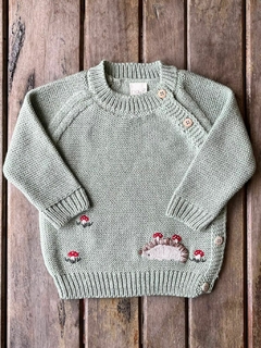 Blusinha Porco espinho bordada à mão.  Feita com fio hipoalergênico, nos tamanhos P, M e G.
