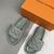 Slide Louis Vuitton Meia-Pata Pool Pillow em Noir - Stepping Cute