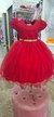 Vestido vermelho peito em nervura e mangas trabalhadas