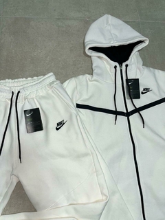 CONJUNTO NIKE TECH