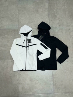 CAMPERA NIKE TECH