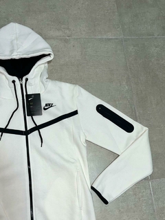 CONJUNTO NIKE TECH - comprar online