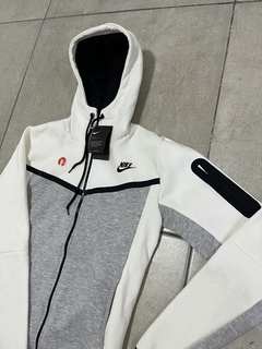 Imagen de CONJUNTO NIKE TECH COMB