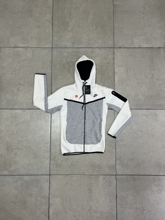 CAMPERA NIKE TECH COMB - Suns Sport