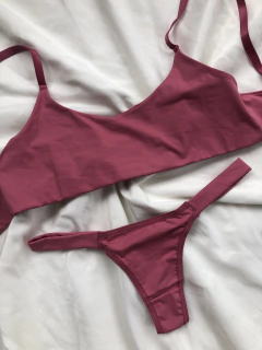 CONJUNTO MIA na internet