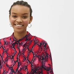 CAMISA BERSHKA SNAKE PRINT - vernidia