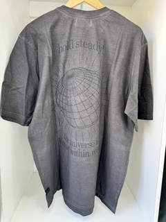 Remera World Gray - comprar online