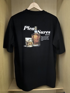 REMERA DRINK LABEL