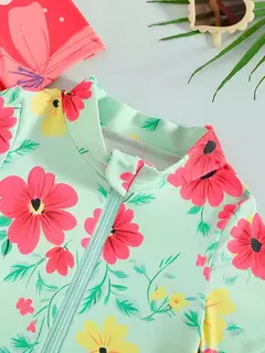 Traje de baño con diseño floral y bordes con volantes en internet