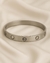 Bracelete Unissex Cravejado com Gravações em Aço Inox - comprar online