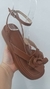 SANDALIA FLATFORM FEMININA FLOR CARAMELO