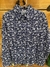 camisa floral/azul, branca