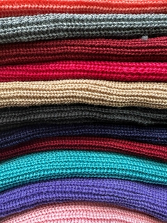 BULTO DE BEANIE PUNTO INGLES COLORES SURTIDOS - comprar online