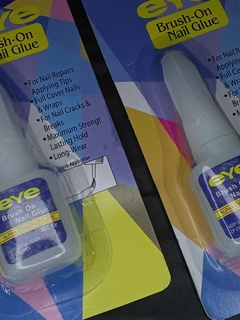 Cola Brush On Nail Glue - Eye