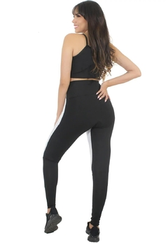 Calça Legging Preto Branco Com Rasgo no Joelho e Cropped Preto Conjunto Fitness | REF: LX195 - Fit & Move