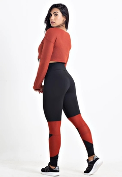 Calça Legging + Cropped de Telinha Manga Longa com Detalhes em Terra Cota Conjunto Fitness | REF: LX147 - Fit & Move