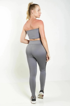 Calça Legging com Tela DryFit e Cropped Tomara que Caia Cinza Conjunto Fitness | REF: FRD2 - Fit & Move