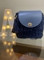 Bolsa de malha premium com detalhes em couro pu na internet