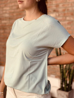 Remera espalda abierta