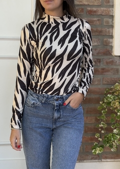 Polera acebrada en internet