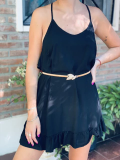 Vestido negro suelto en internet