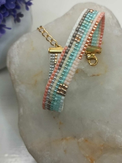 Pulsera ANA, diseñada con cuentas de vidrio, cierres bañados en oro