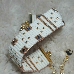 Pulsera ALMA, realizada con cuentas de vidrio japonesas originales y terminaciones bañadas en oro - comprar online