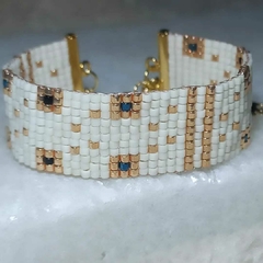 Pulsera ALMA, realizada con cuentas de vidrio japonesas originales y terminaciones bañadas en oro