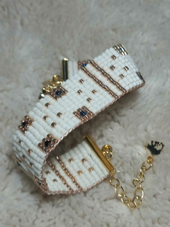 Pulsera ALMA, realizada con cuentas de vidrio japonesas originales y terminaciones bañadas en oro - Desengrama!