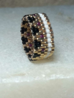 ANILLO REY VIOLET REALIZADO CON CUENTAS DE VIDRIO JAPONESAS ORIGINALES - comprar online