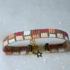 PULSERA CANDY, realizada sobre telar con cuentas de vidrio japonesas Miyuki originales y terminaciones bañadas en oro - comprar online