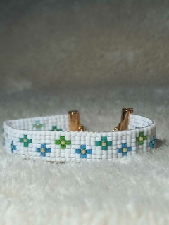 PULSERA PRIMAVERA, realizada sobre telar con cuentas de vidrio japonesas Miyuki y terminaciones bañadas en oro en internet