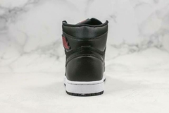 AIR JORDAN 1 HIGH SATIN BLACK na internet