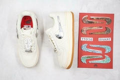 TRAVIS SCOTT X NIKE AIR FORCE 1 LOW SAIL na internet