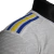 Imagen de Camisa Leeds I 23/24 - Jogador Masculina - Branca com detalhes em azul e amarelo