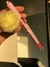 Brilho labial pompom na internet