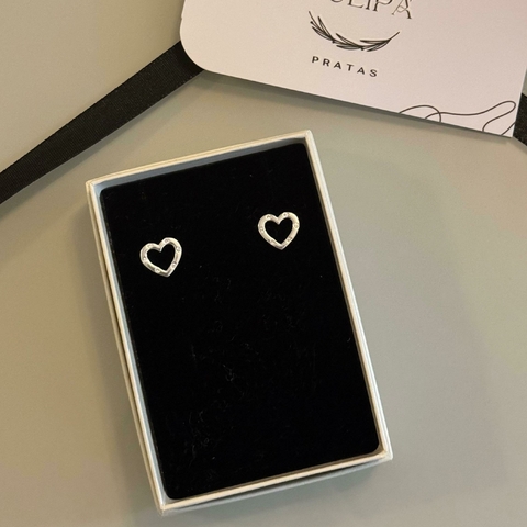 Brinco Love Cravejado em Prata 925