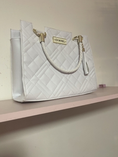 Bolsa Báu Chanel na internet