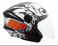 Casco modelo aguila negro/blanco