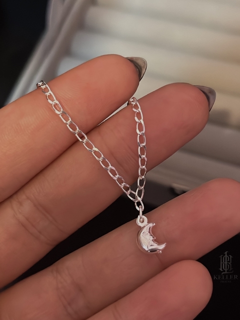 Pulseira infantil meia lua detalhada