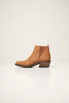 BOTA BELO (BJO2050) en internet