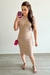 Vestido Canelado Midi Gola Redonda com Fenda (Bege)