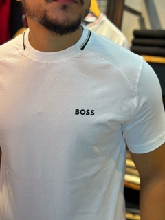 CAMISA HUGO BOSS C DETALHE NA GOLA BRANCA - loja online