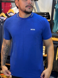 CAMISA HUGO BOSS C DETALHE NA GOLA AZ ROYAL - loja online