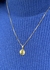 Colar Medalha Riscada – Dourado
